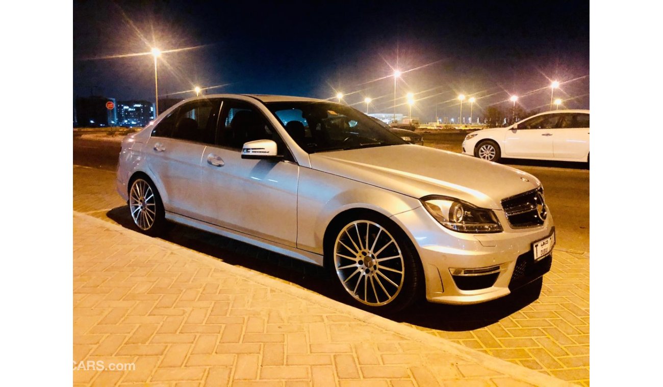 Mercedes-Benz C 300 C63 Body Kit