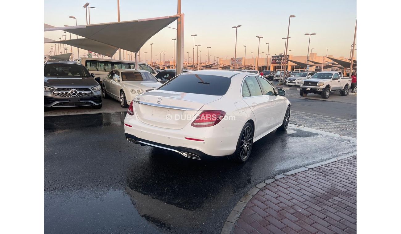 Mercedes-Benz E200 Mercedes E 200 Gulf 2017 in excellent condition, fully equipped