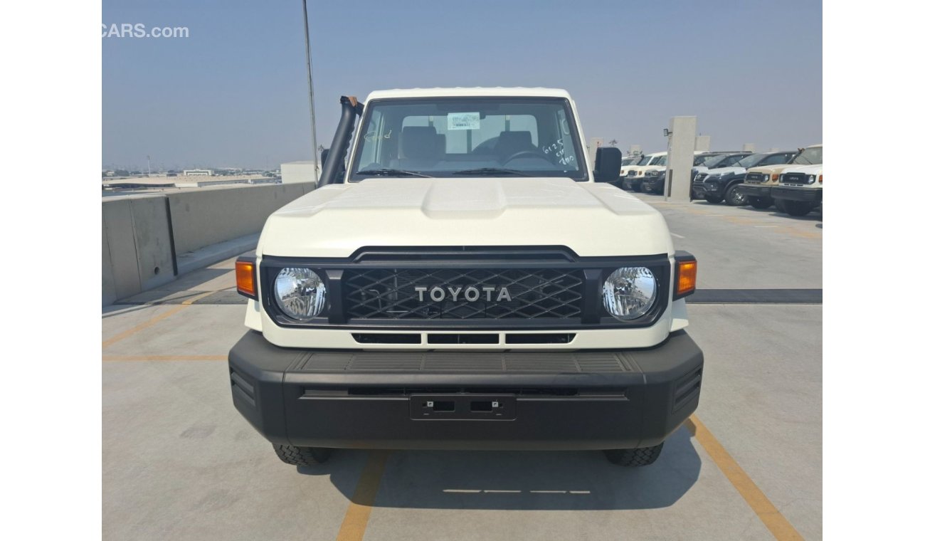 تويوتا لاند كروزر 70 LC79 2.8L GD Single cab 6-AT 4X4