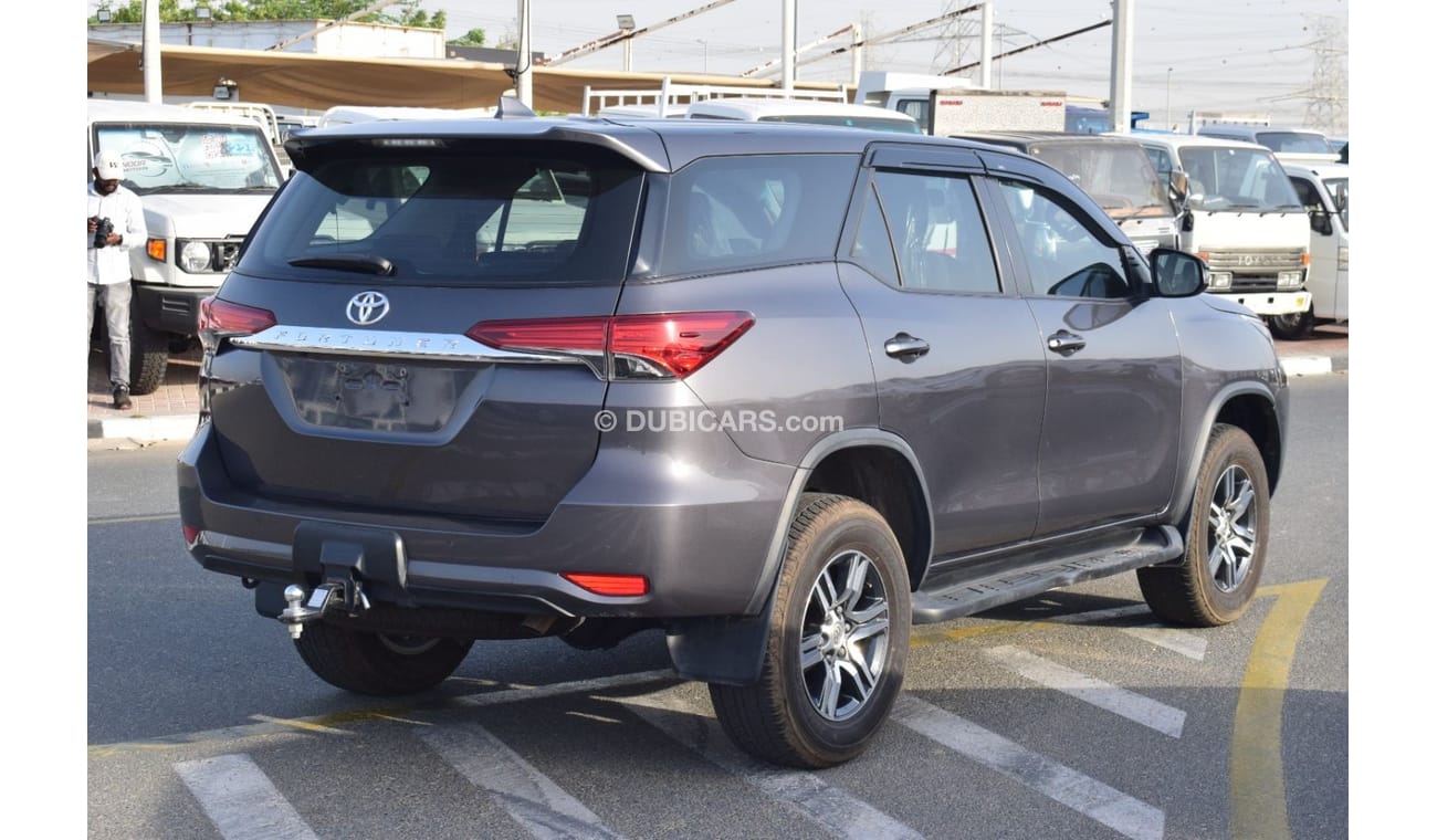 تويوتا فورتونر Toyota Fortuner 2020 Grey