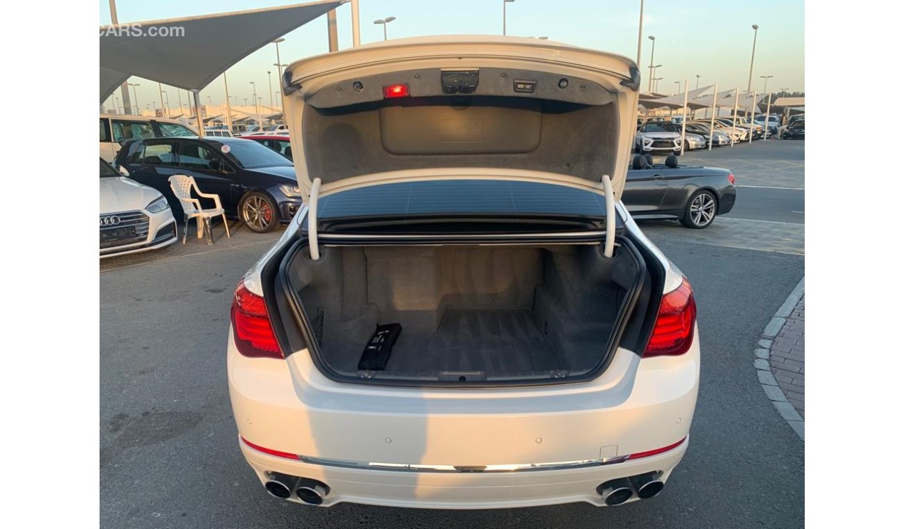 بي أم دبليو 750Li لاكجري