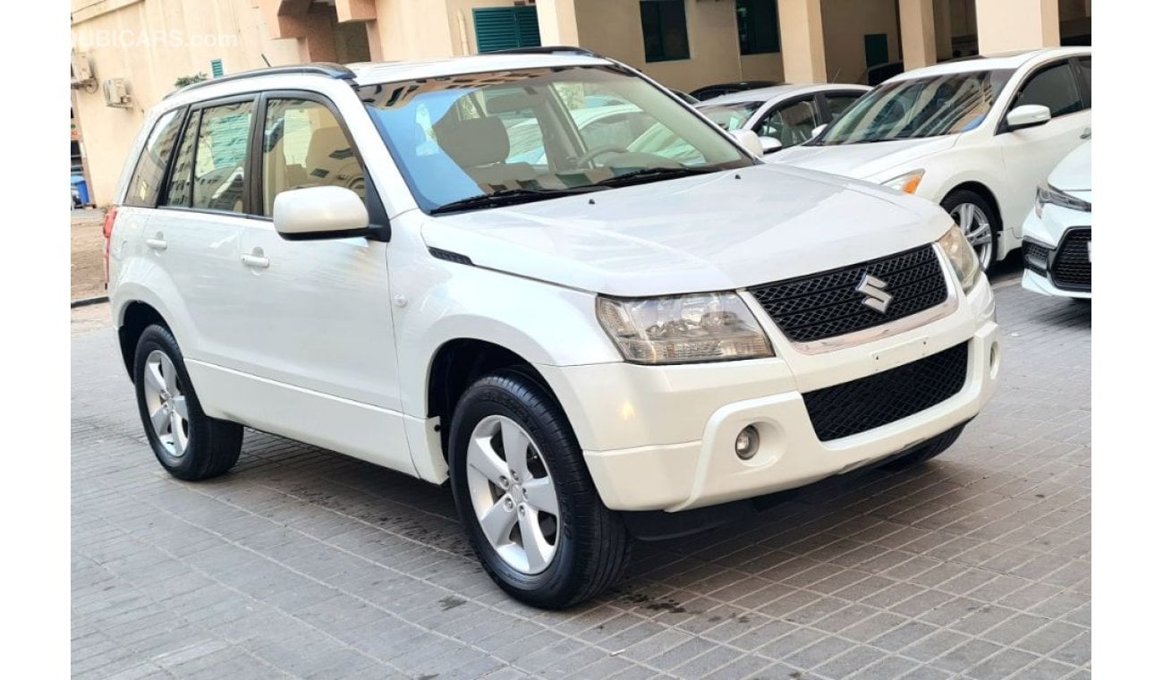 Suzuki Grand Vitara Suzuki grand vitara 2012 gcc  2.4 engine