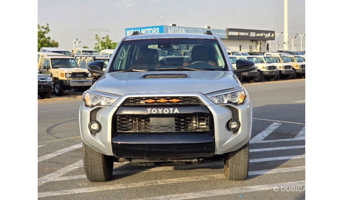 Toyota 4Runner 2020 model 4X4 , leather seats and Rear camera