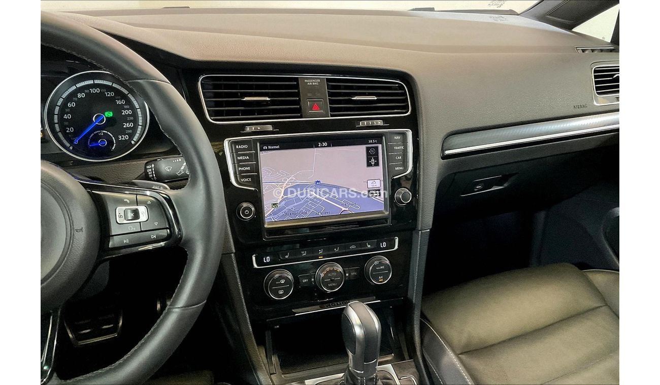 Volkswagen Golf R - Leather w/sunroof