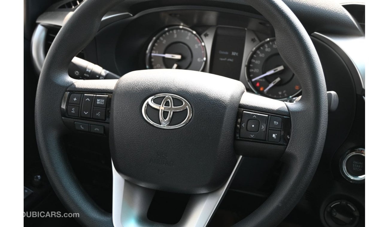 تويوتا هيلوكس Toyota Hilux 2.4L Diesel 4WD Double Cab Manual with push start and screen