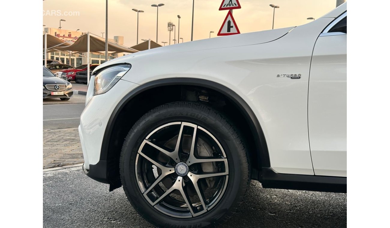 مرسيدس بنز GLC 300 35 Mercedes GLC 300 KIT AMG_American_2018_Excellent Condition _Full option