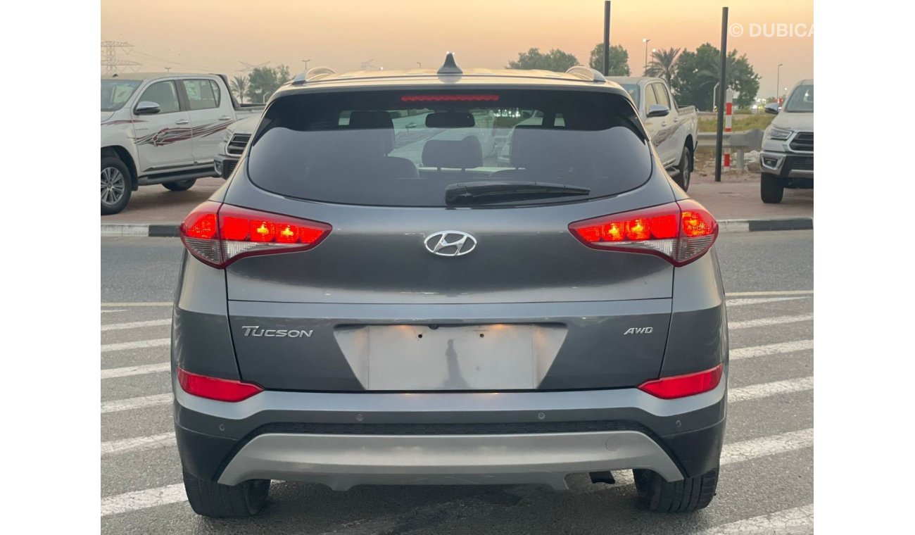 Hyundai Tucson 2017 Hyundai Tucson Limited 2.0L V4 GDi Premium - Push Start - 4x4 AWD - 75,000 mileage