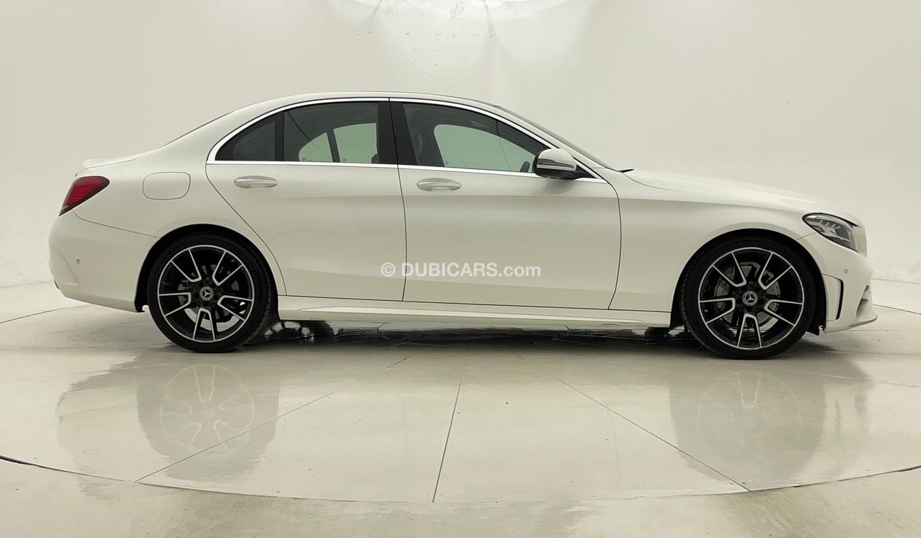 مرسيدس بنز C200 AMG SPORT PACK 2 | بدون دفعة مقدمة | اختبار القيادة في المنزل