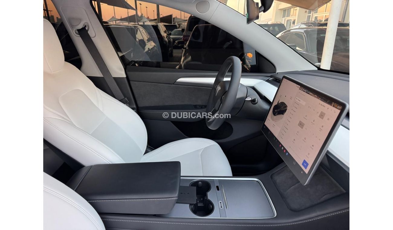 Tesla Model Y Tesla model y long reng 2023 GCC under warranty