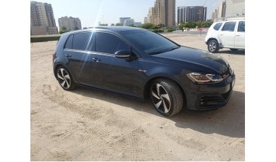 فولكس واجن جولف GTI