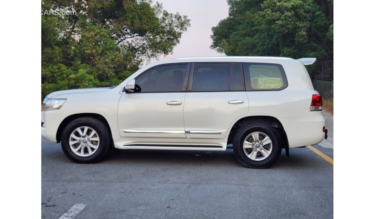 Toyota Land Cruiser GXR Left hand drive Diesel