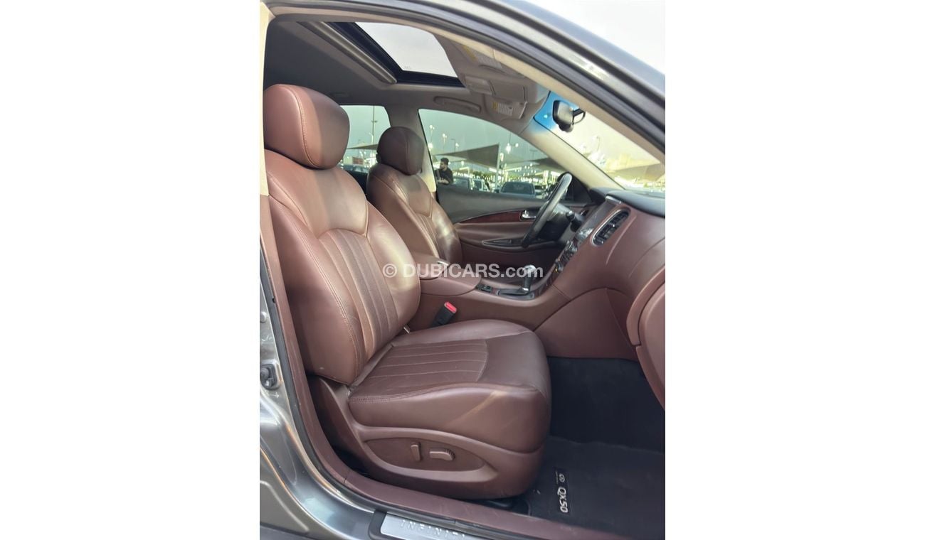 إنفينيتي QX50 2.0T Luxe (FWD)