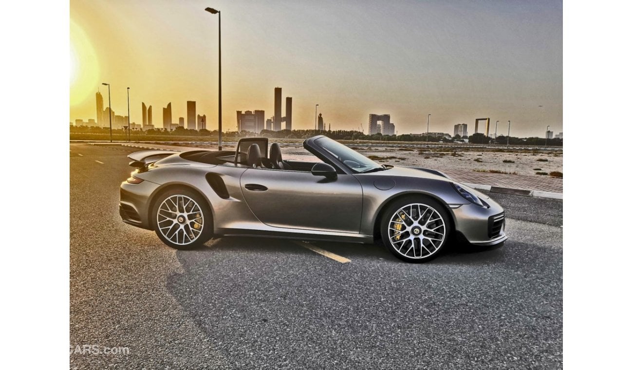 Porsche 911 Turbo S 3.8L (560 HP) Convertible