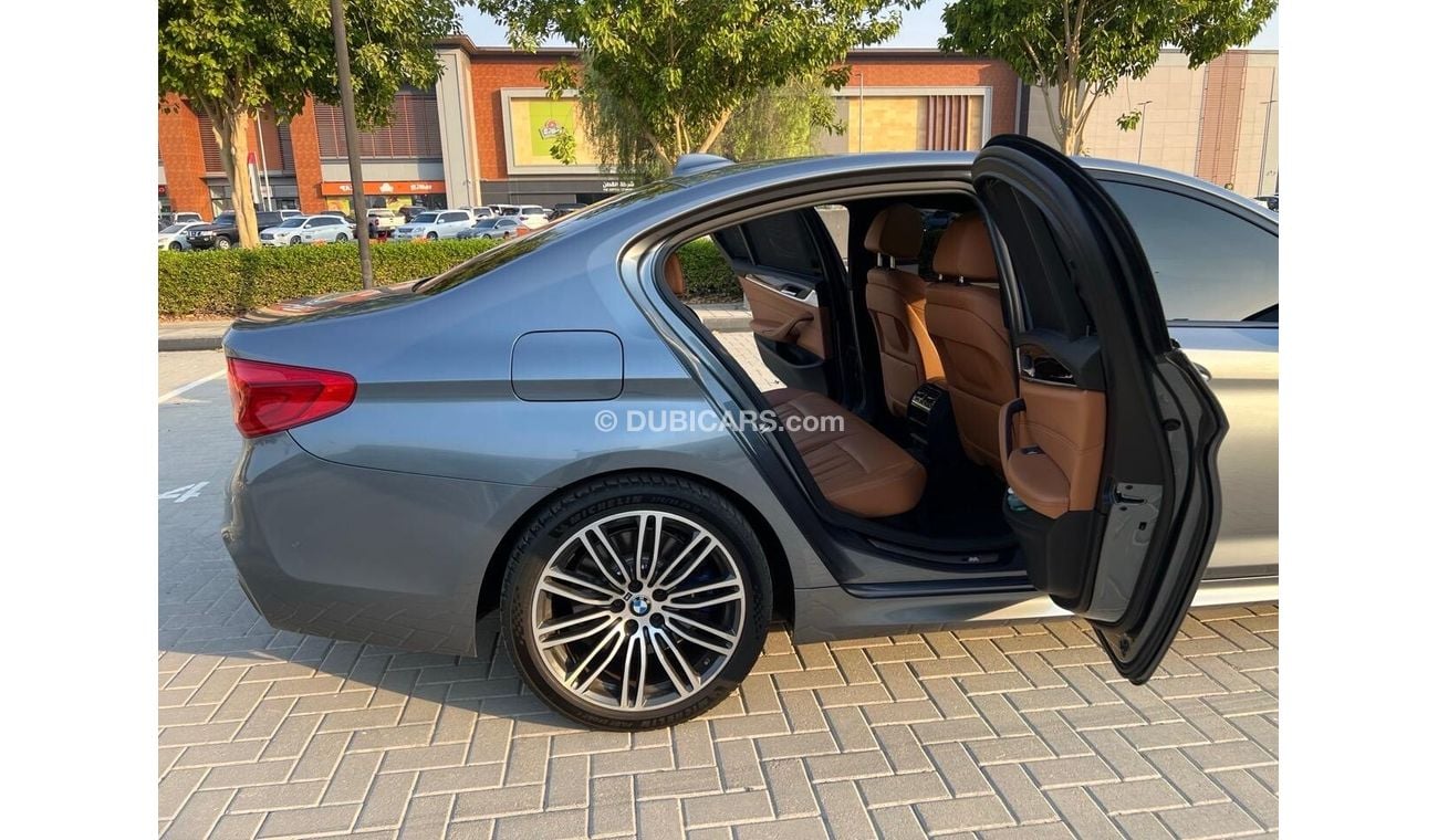 بي أم دبليو 530i Luxury M Sport Package 2.0L