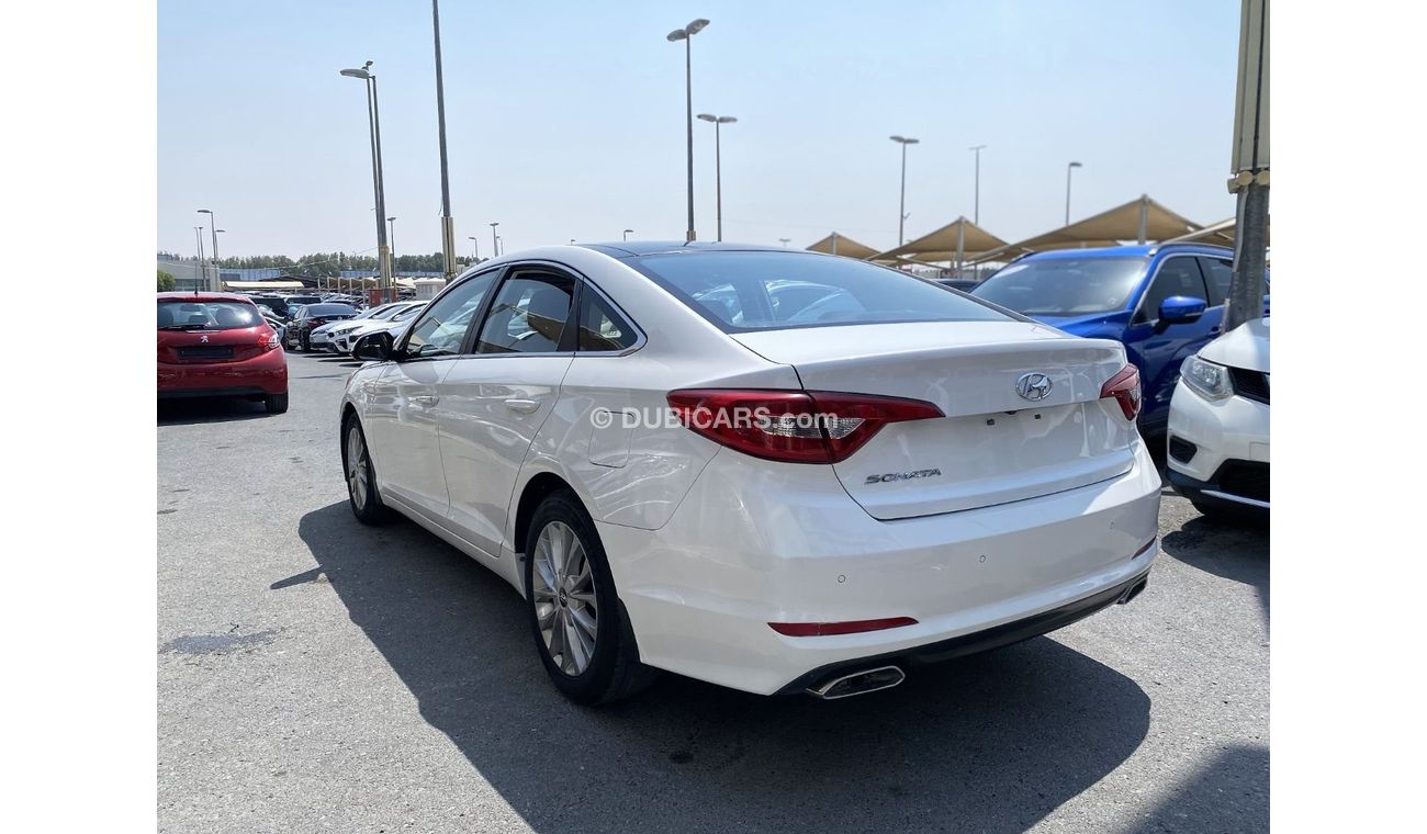 Hyundai Sonata GLS ACCIDENTS FREE - GCC - PERFECT CONDITION INSIDE OUT - PANORAMIC SUNROOF