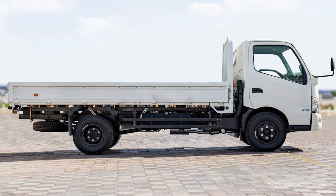 Hino 300 HINO 300  SC CARGO TRUCK 4.0D MT MY2024– WHITE