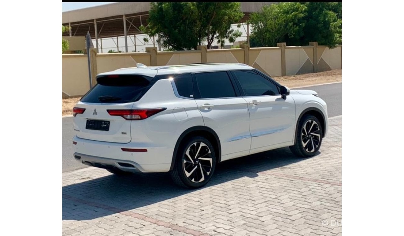 ميتسوبيشي آوتلاندر Mitsubishi Outlander 2023 TOP OF RANGE NO:1 Limited Edition GCC Spec