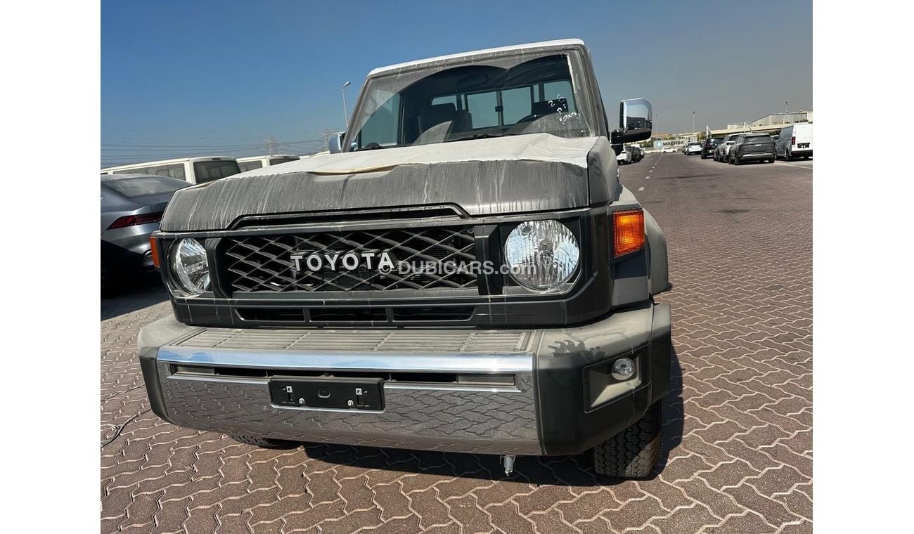 Toyota Land Cruiser Pick Up LC79 SC AT 4.0L PETROL 2024MY