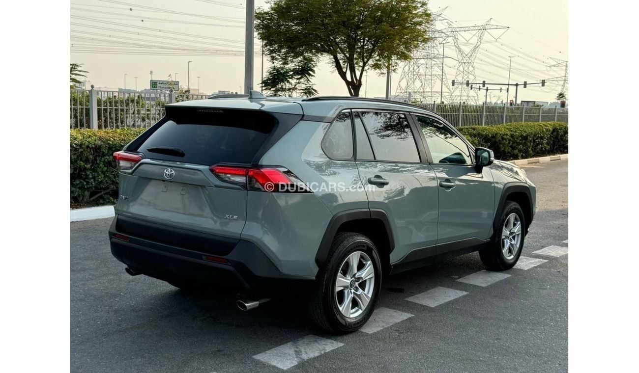 Toyota RAV4 2020 XLE SUNROOF PUSH START AWD US SPEC