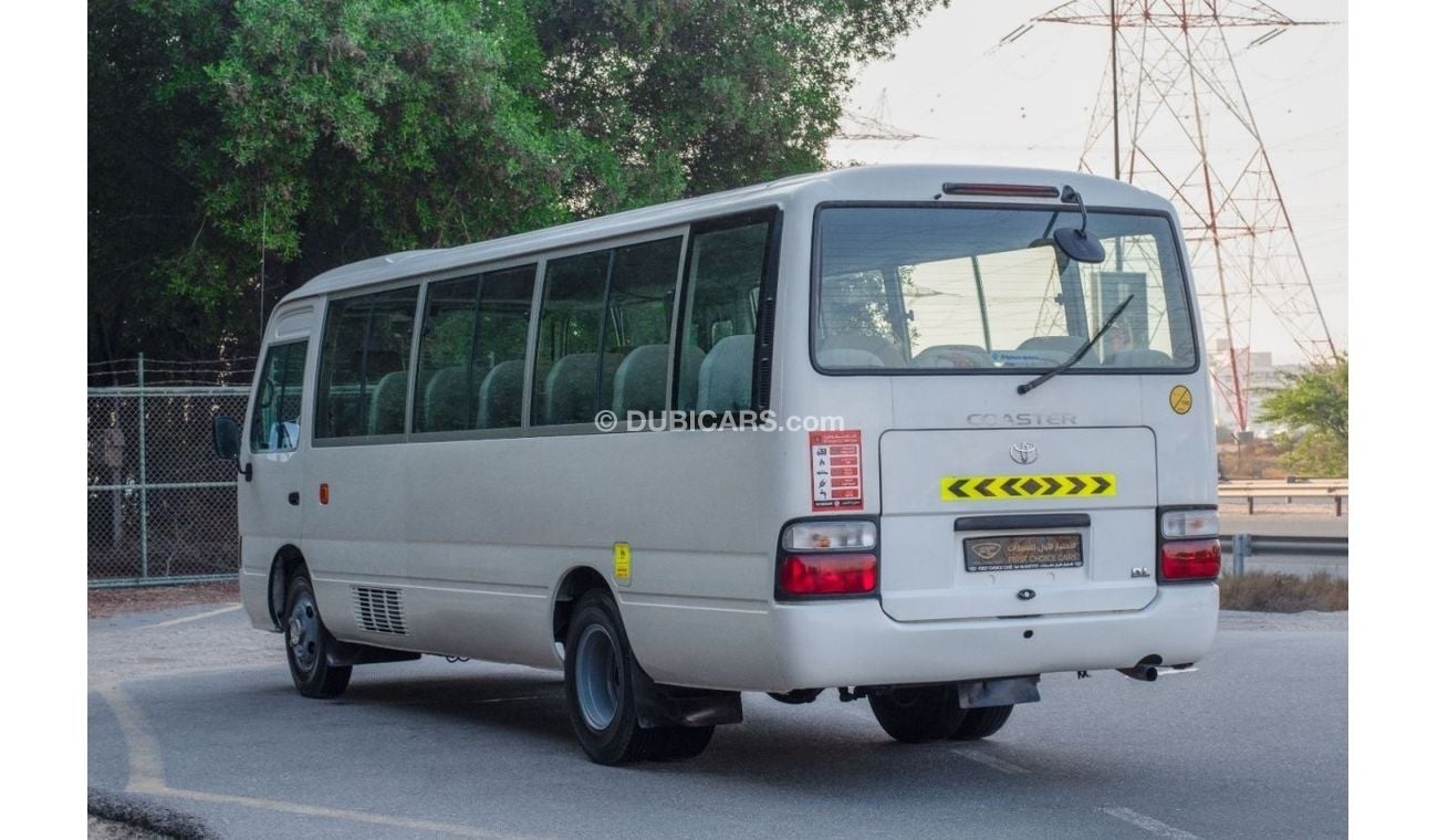 Toyota Coaster 2016 | TOYOTA COASTER | 23-SEATER | AUTOMATIC DOOR | GCC SPECS | T79591