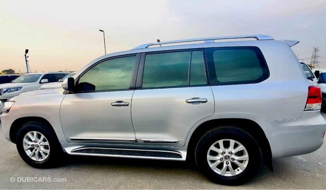 Toyota Land Cruiser GXR Toyota landcuriser 2016