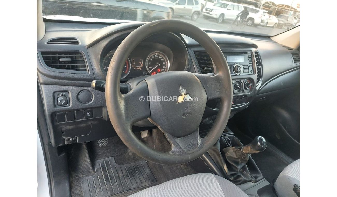 Mitsubishi L200 DC 4WD PETROL MANUAL TRANSMISSION