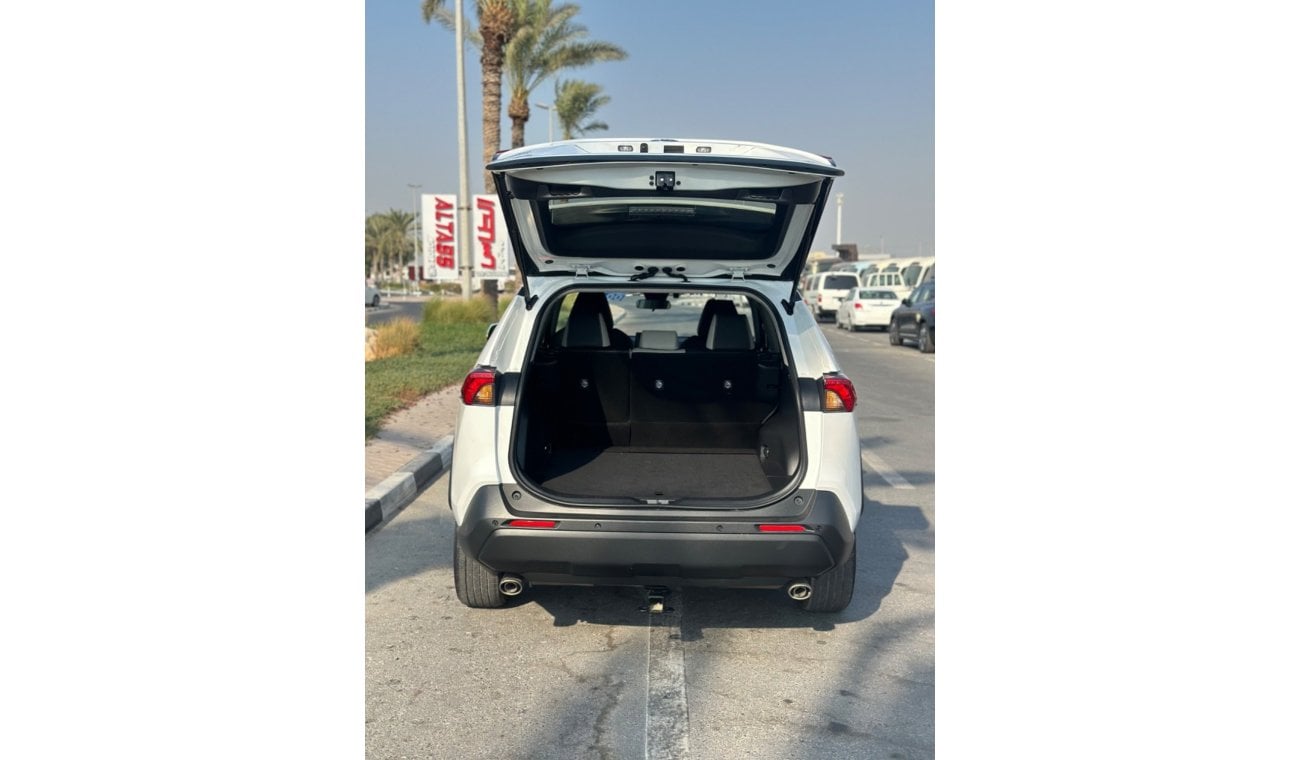 تويوتا راف ٤ TOYOTA RAV4 Hybrid XLE