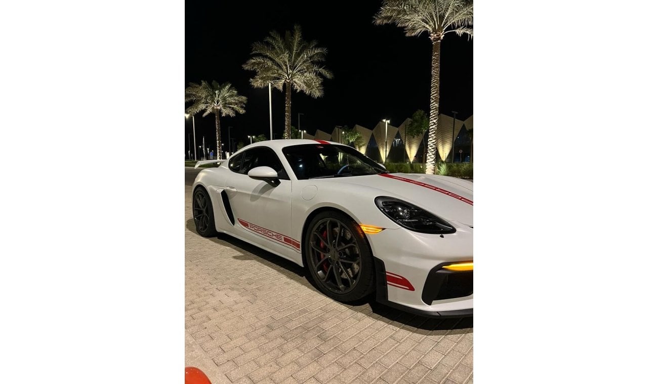 Porsche Cayman GT4