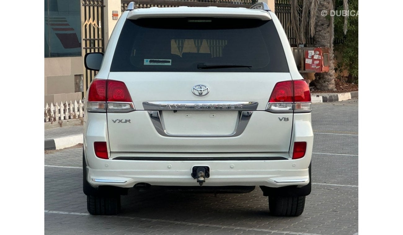 Toyota Land Cruiser VXR V8