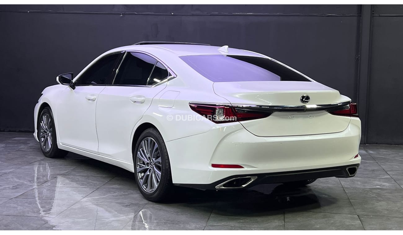 Used Lexus ES350 Lexus ES 350 2021 for sale in Dubai - 647860