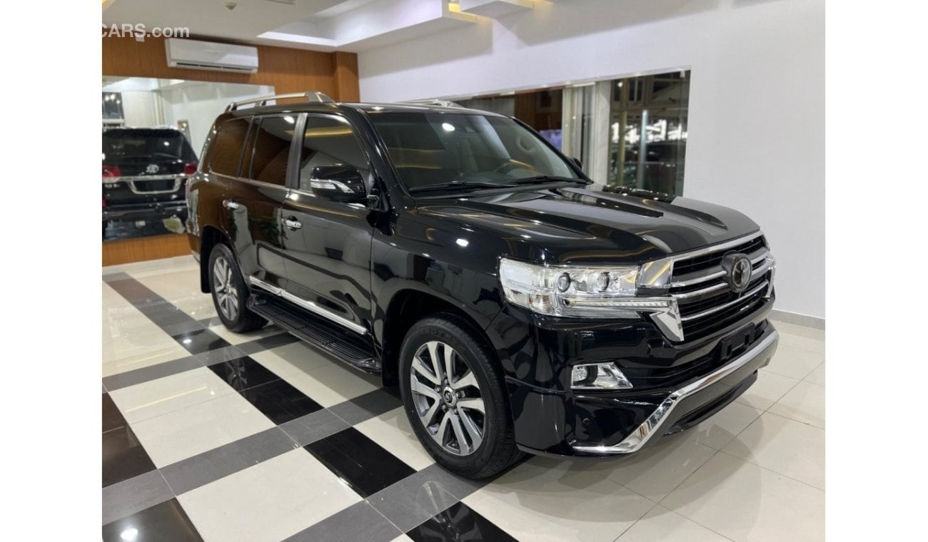 تويوتا لاند كروزر Toyota Land Cruiser VXR 5.7