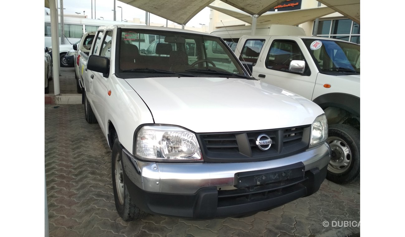 Nissan Pickup 2015 WHITE  NO PAINT NO ACCIDENT PERFECT