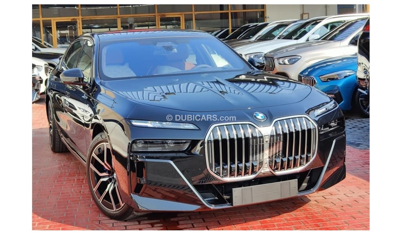 BMW 735 i M Sport 5 years Warranty & Service 2023 GCC