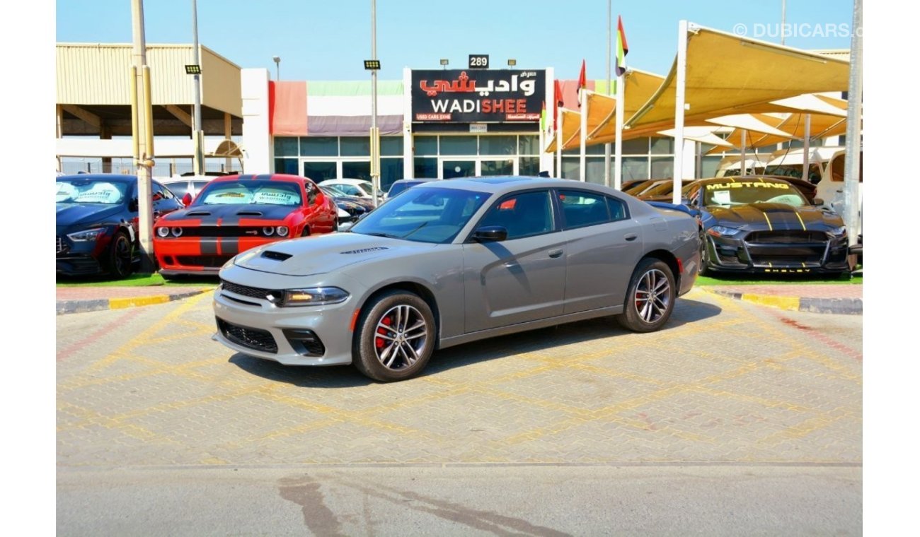 Dodge Charger SXT Plus The base engine is a 3.6-liter V6 with 292 horsepower and 352 Nm of torque. The engine is s