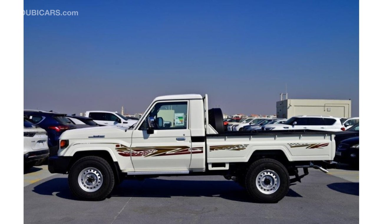 تويوتا لاند كروزر بيك آب Single Cabin DLX 2.8L Turbo Diesel 4WD AT