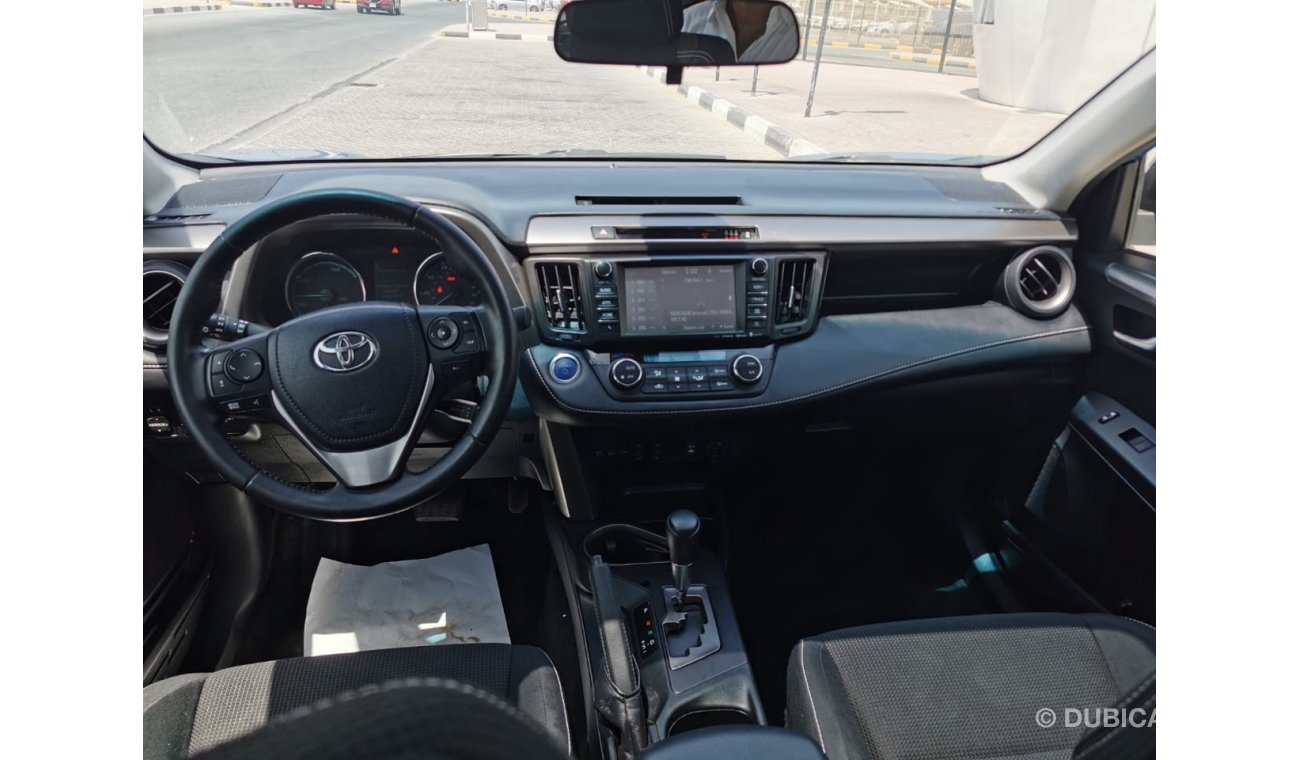 Toyota RAV4 XLE Hybrid