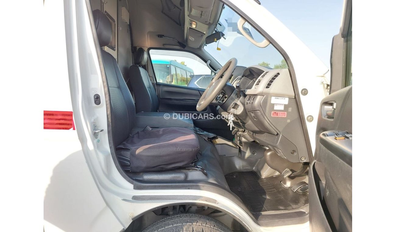 تويوتا هاياس TOYOTA HIACE AMBULANCE VAN 2013 MODEL RIGHT HAND DRIVE 2.7L (PM12608)