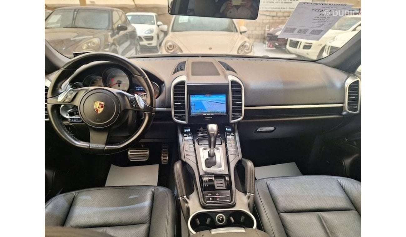 بورش كايان PORSCHE CAYENNE S 4.8L 2011 WITH SUNROOF, REAR FLIPDOWN MONITOR, DRIVE RECORDER AND 22 INCH ALLOYS