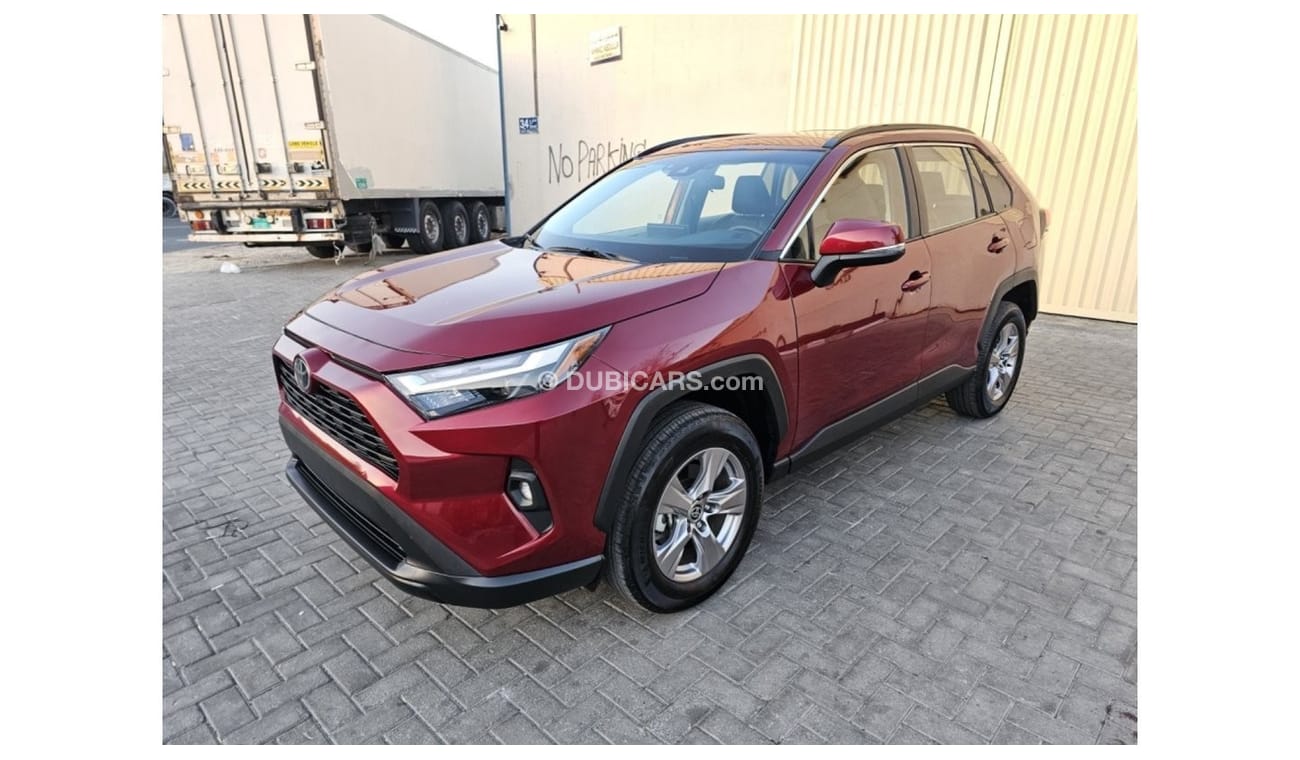 Toyota RAV4 XLE Full options push button sunroof trunk electric leather seat front radars active