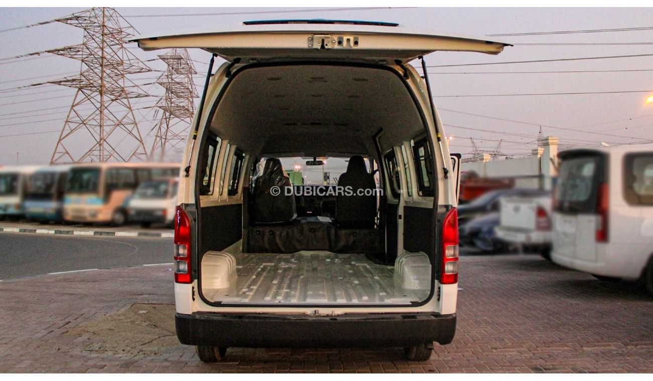 Toyota Hiace DLS -Standard Roof  Panal Van 2.5L DLX WIDE AC VAN MT