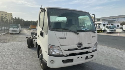 Hino 300 Hino 816 Cab Chassis Truck 4x2 with PTO EURO 3