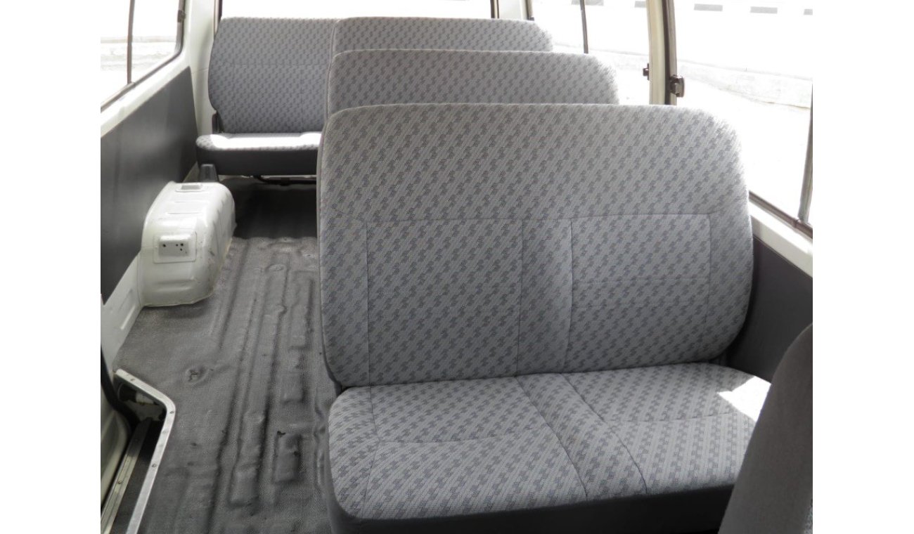 Toyota Hiace 2004 ref #686