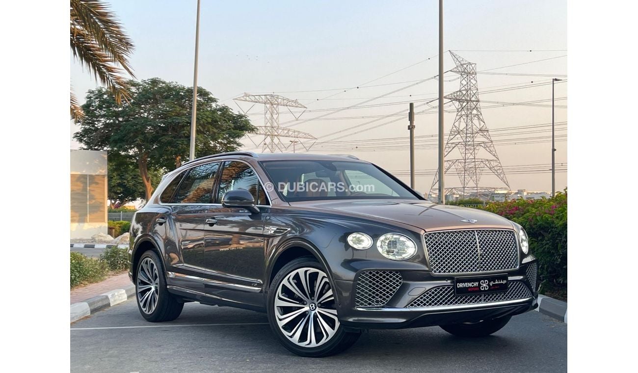 Bentley Bentayga Signature Very clean title , no accident , spiceal order color , under warranty , gcc