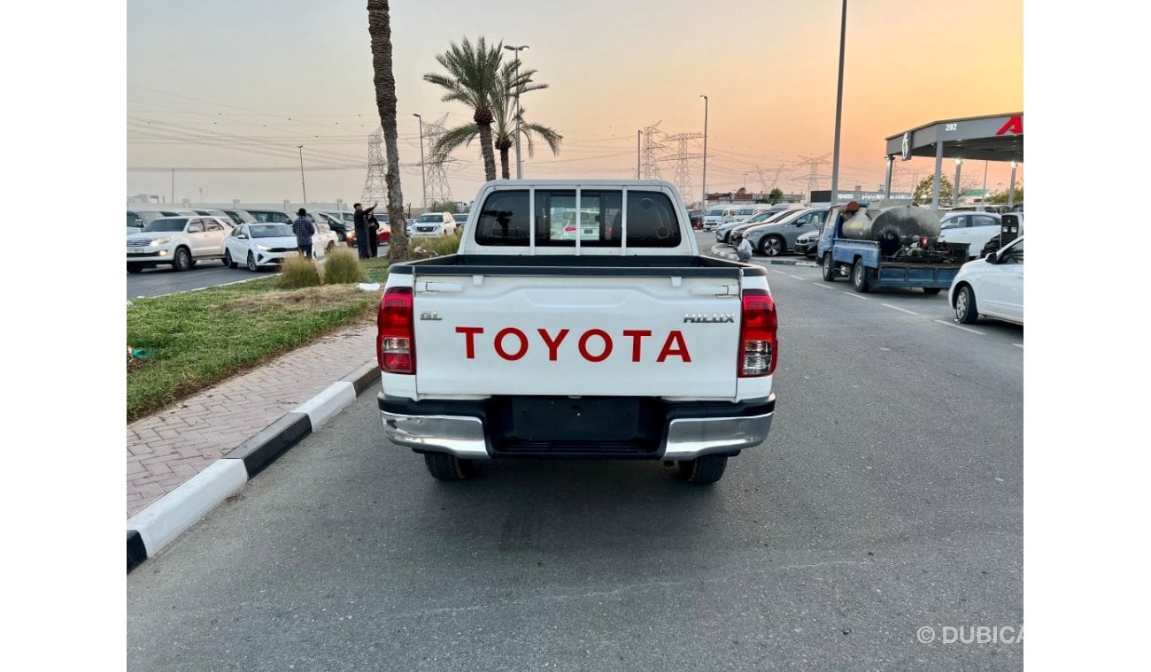 تويوتا هيلوكس GL 2.7L PETROL 4WD AUTOMATIC V4 PERFECT CONDITION ACCIDENT FREE