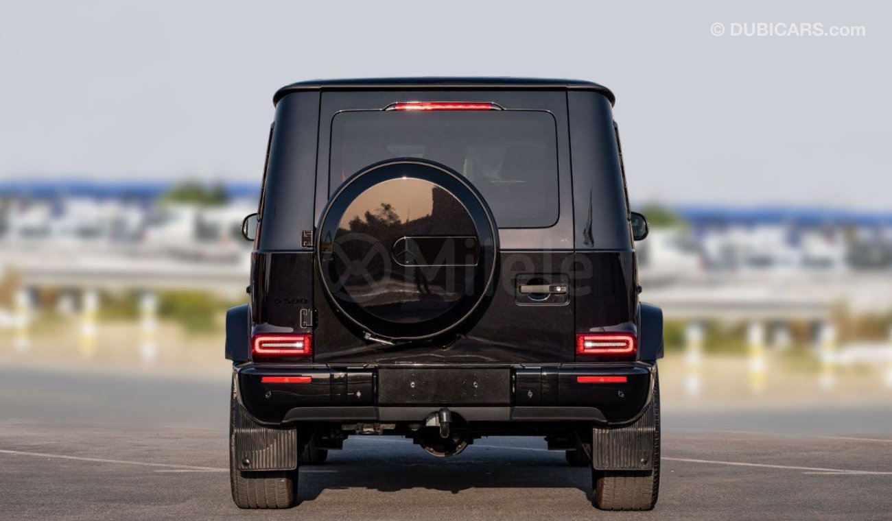 Mercedes-Benz G 500 4.0L PETROL – OBSIDIAN BLACK: MBUX, OFF-ROAD MODES, AND PREMIUM COMFORT