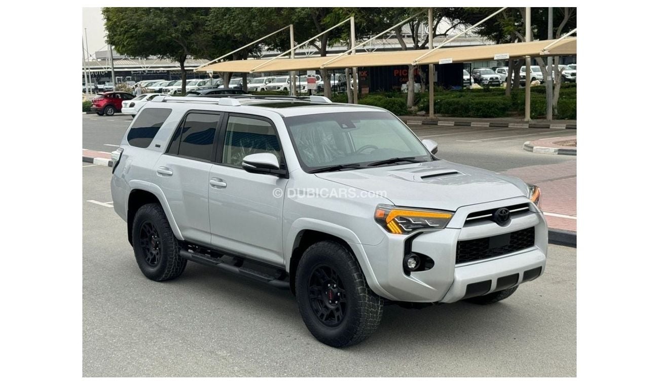 Toyota 4Runner 2021 SR5 HELLCAT KIT 7 SEATS FULL OPTION UAE PASS