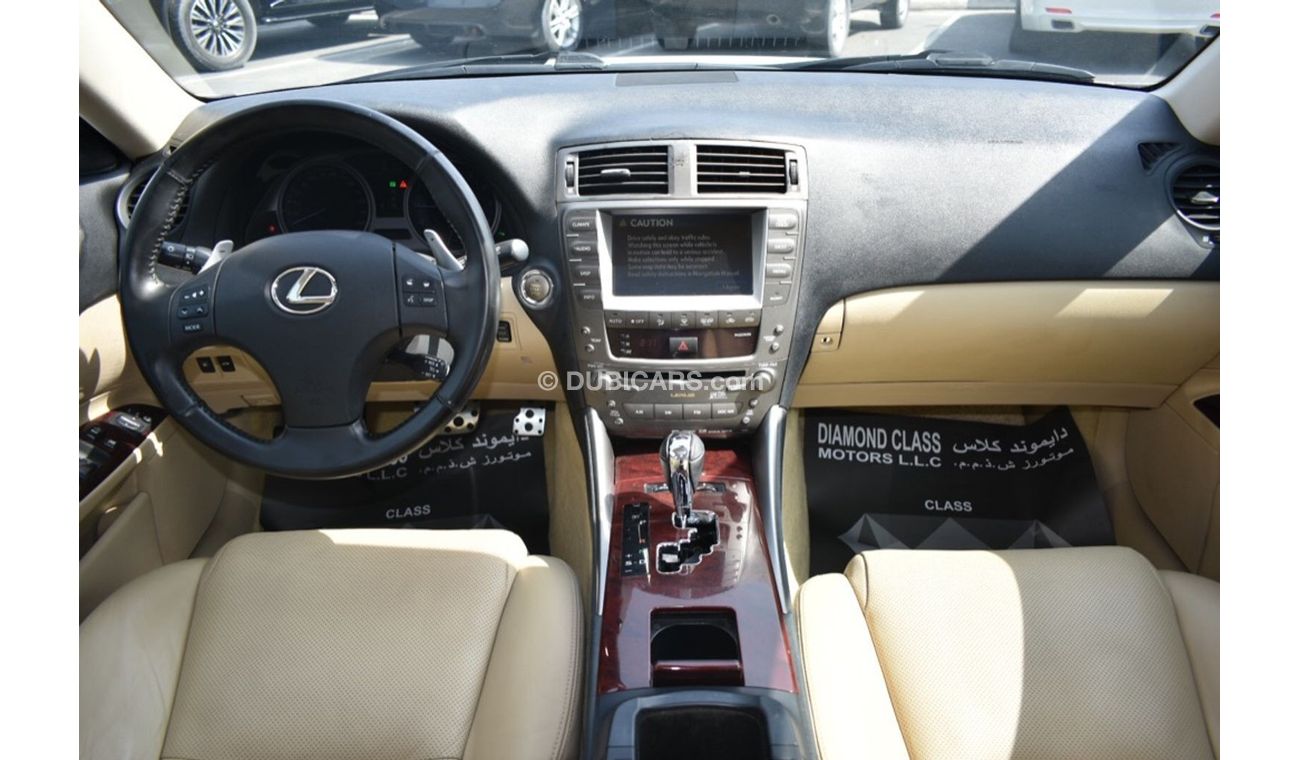 Lexus IS300 Lexus IS300 2008 gcc