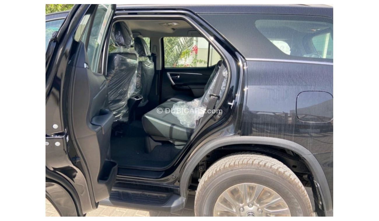 تويوتا فورتونر 2023 TOYOTA FORTUNER 4.0L DISPONIBLE, GASOLINA