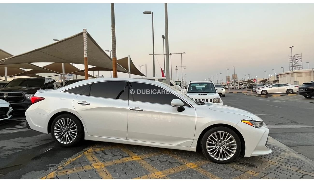 Toyota Avalon Limited Free accident,GCC, Full options, 3.5L, V6