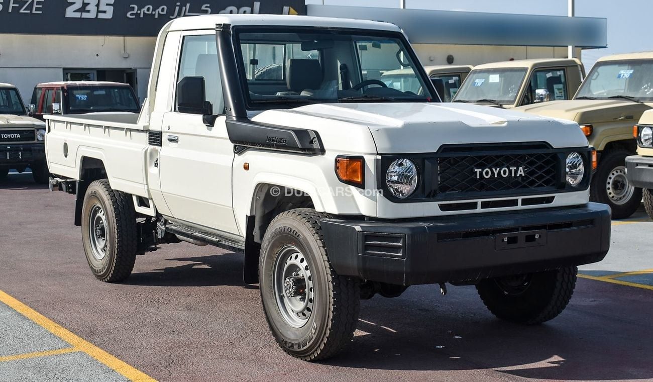 Toyota Land Cruiser Pick Up TOYOTA LC79 D/C 2.8T DSL STD-E A/T MY2024 GCC SPECS